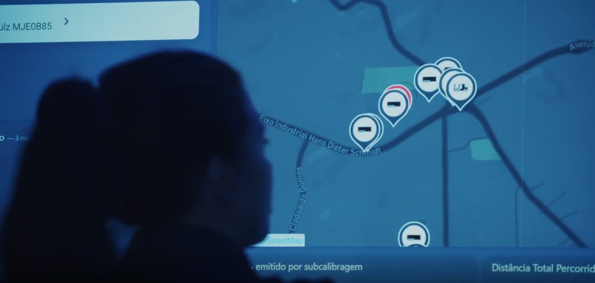 Mapa da operação com os veículos monitorados em tempo real